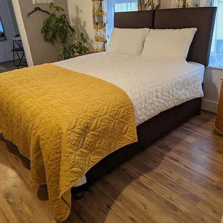 Gull Wing Guesthouse Lowestoft Bagian luar foto