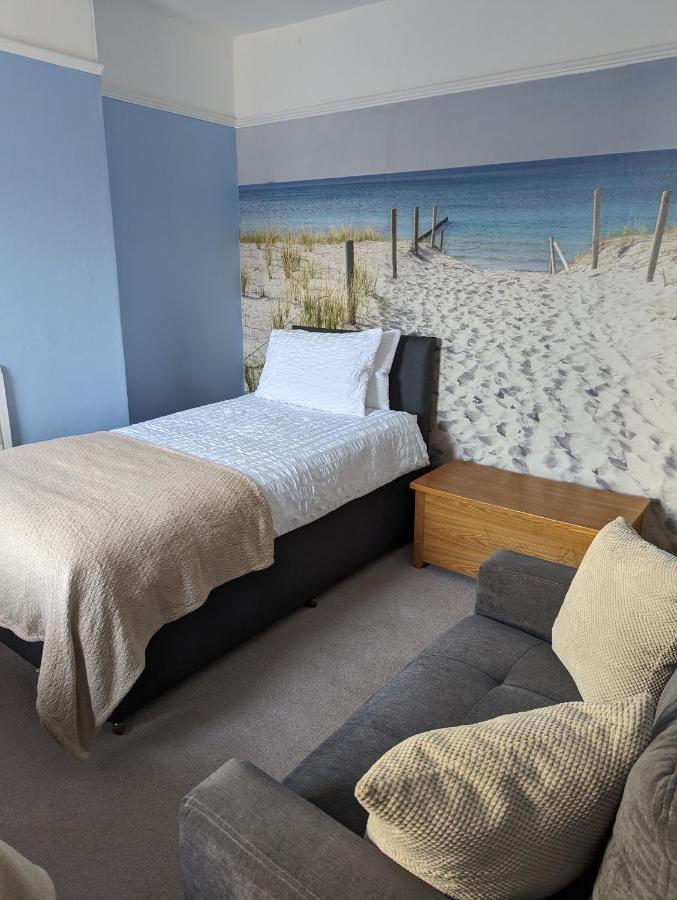 Gull Wing Guesthouse Lowestoft Bagian luar foto